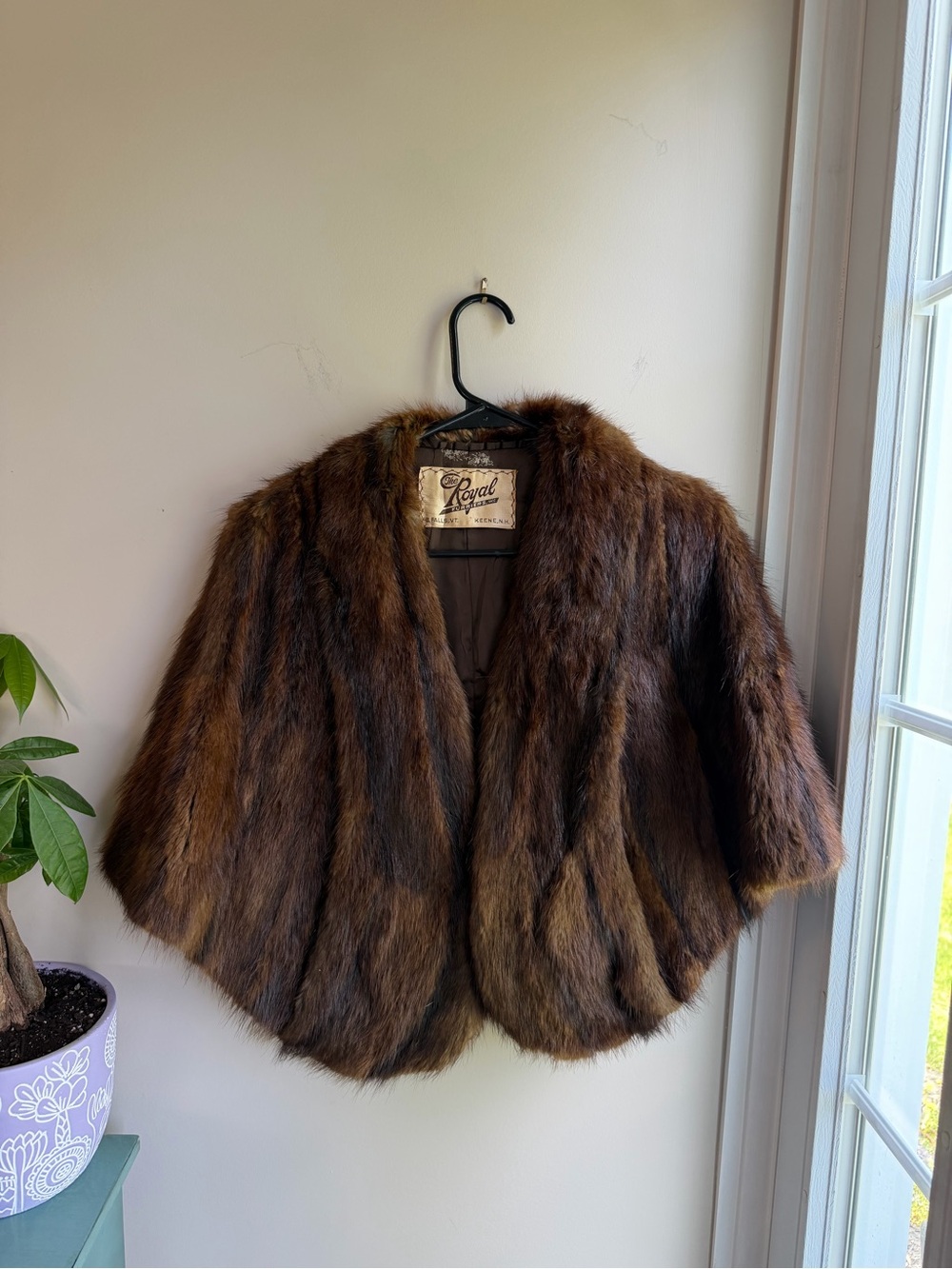 Vintage The Royal Genuine Fur Capelet Brown Fur Stole Shrug One Size